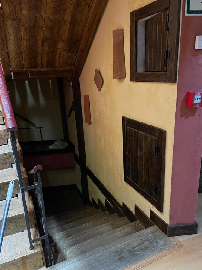 ホテル Hostal サアグン エクステリア 写真