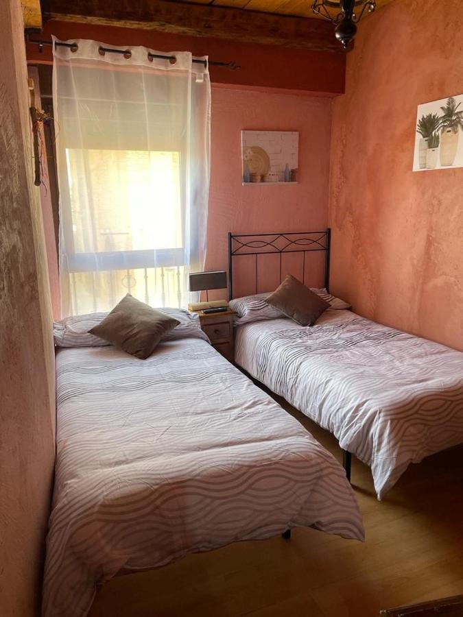 ホテル Hostal サアグン エクステリア 写真