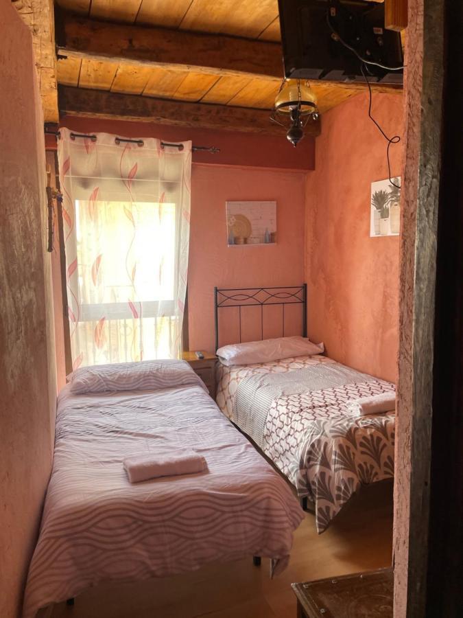 ホテル Hostal サアグン エクステリア 写真